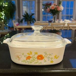 "Wildflower" - 2L / 2QT Square Casserole with Lid by CORNING